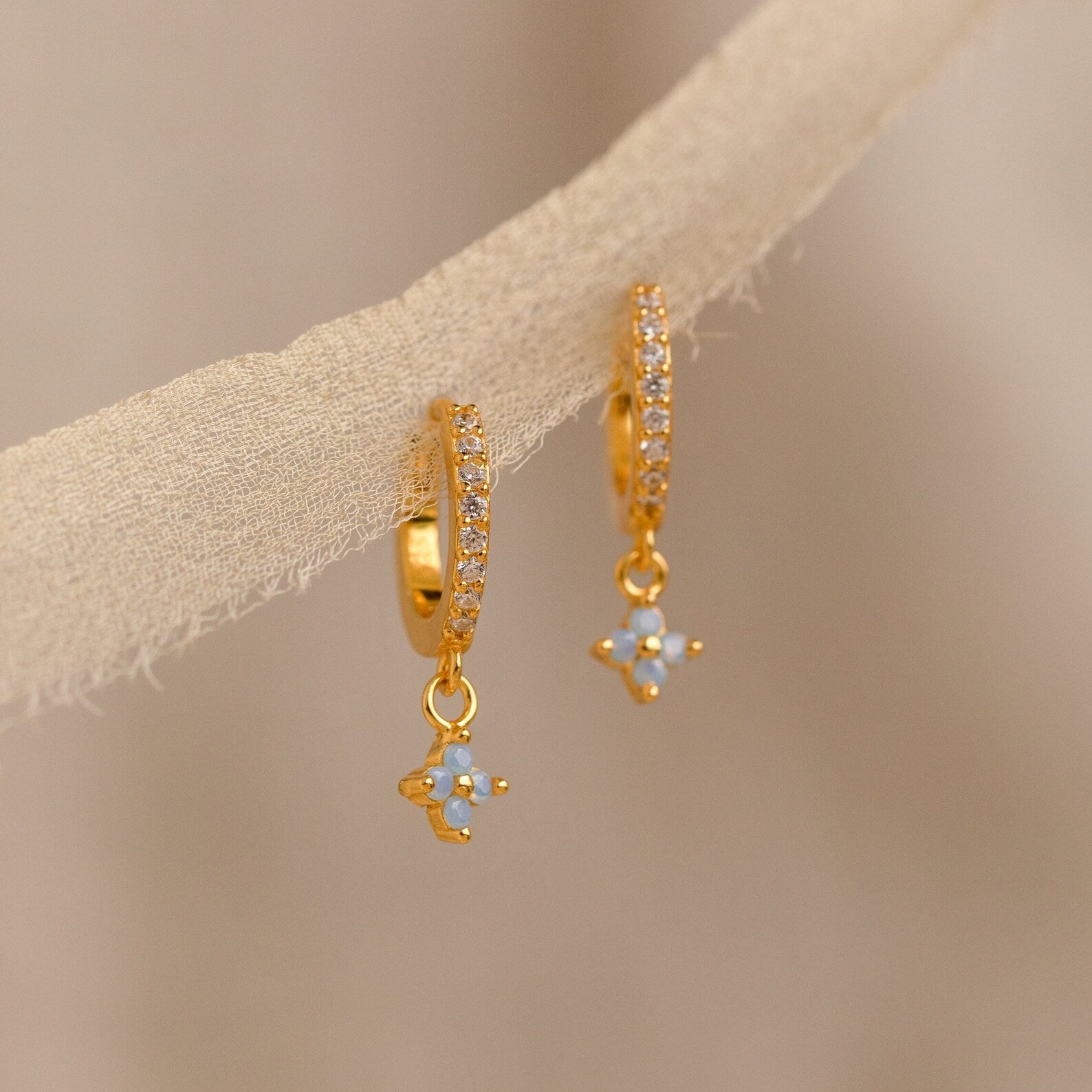 Ivy Flower Huggies 18K Gold